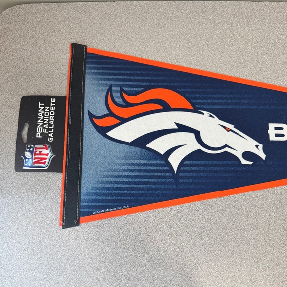 Denver Broncos Pennant Flag - Picture 3 of 7